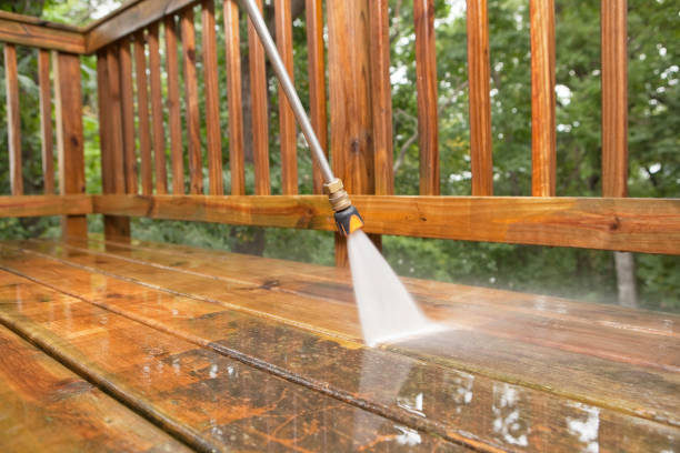 Best Pool Deck Cleaning  in Altamont, KS